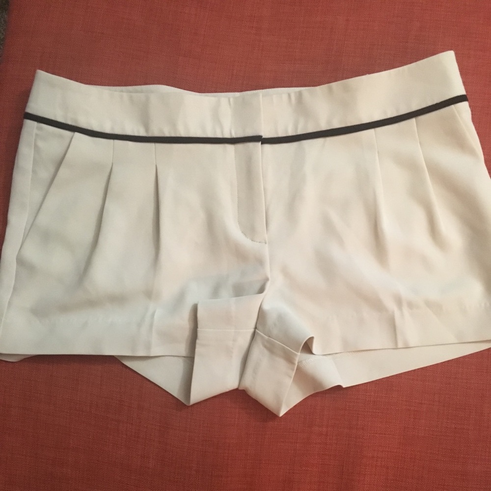 Super cute cream shorts